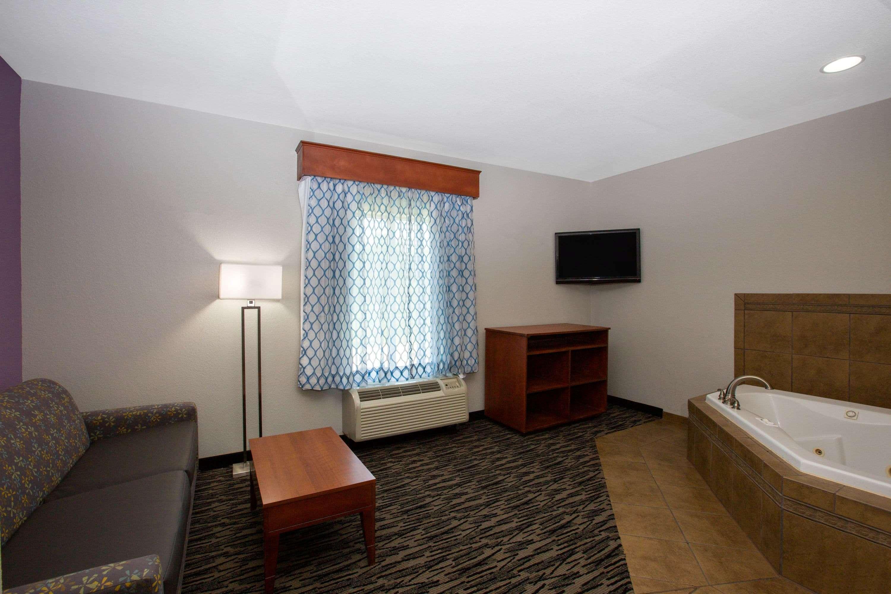 Hotel La Quinta By Wyndham Tupelo Extérieur photo