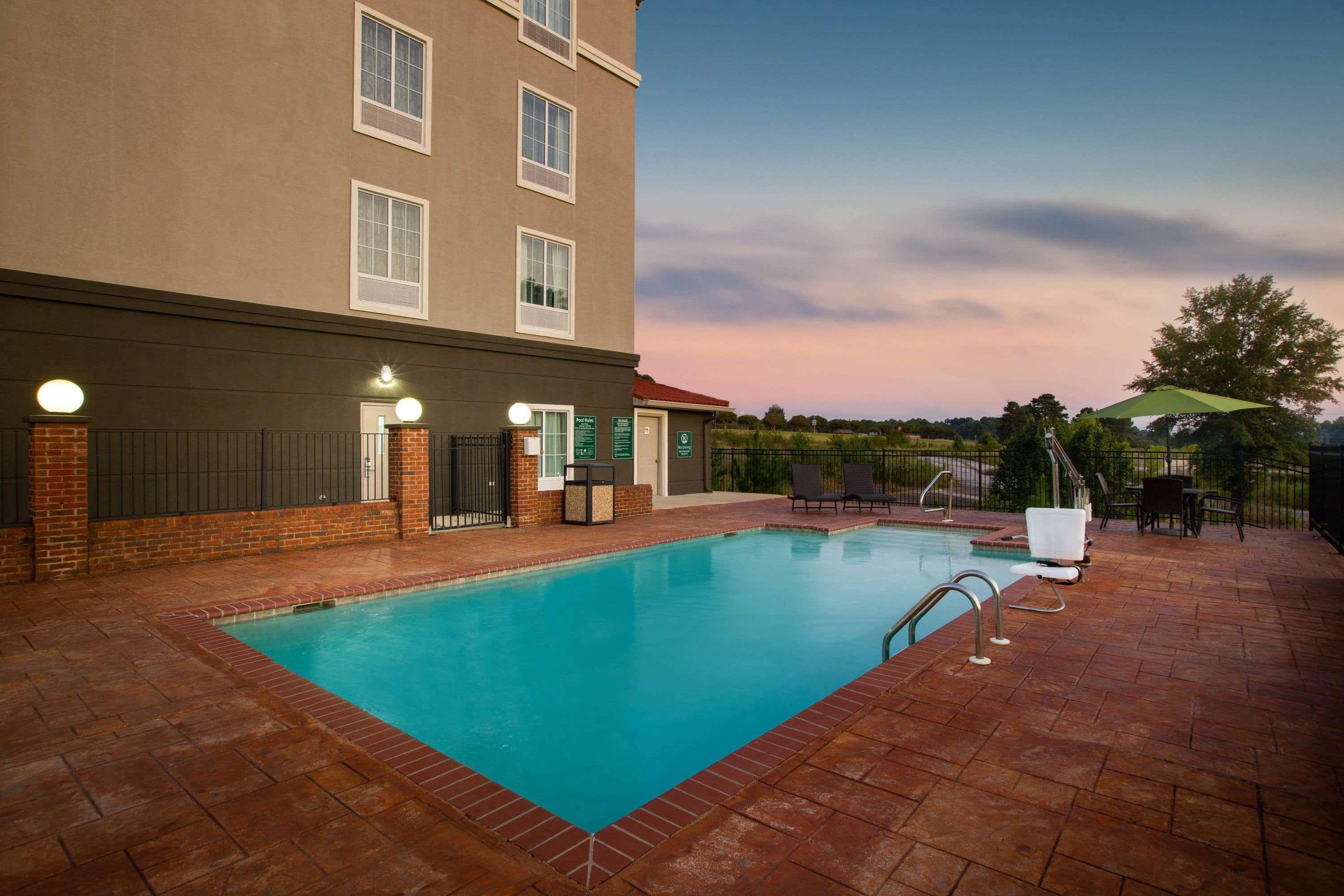 Hotel La Quinta By Wyndham Tupelo Extérieur photo